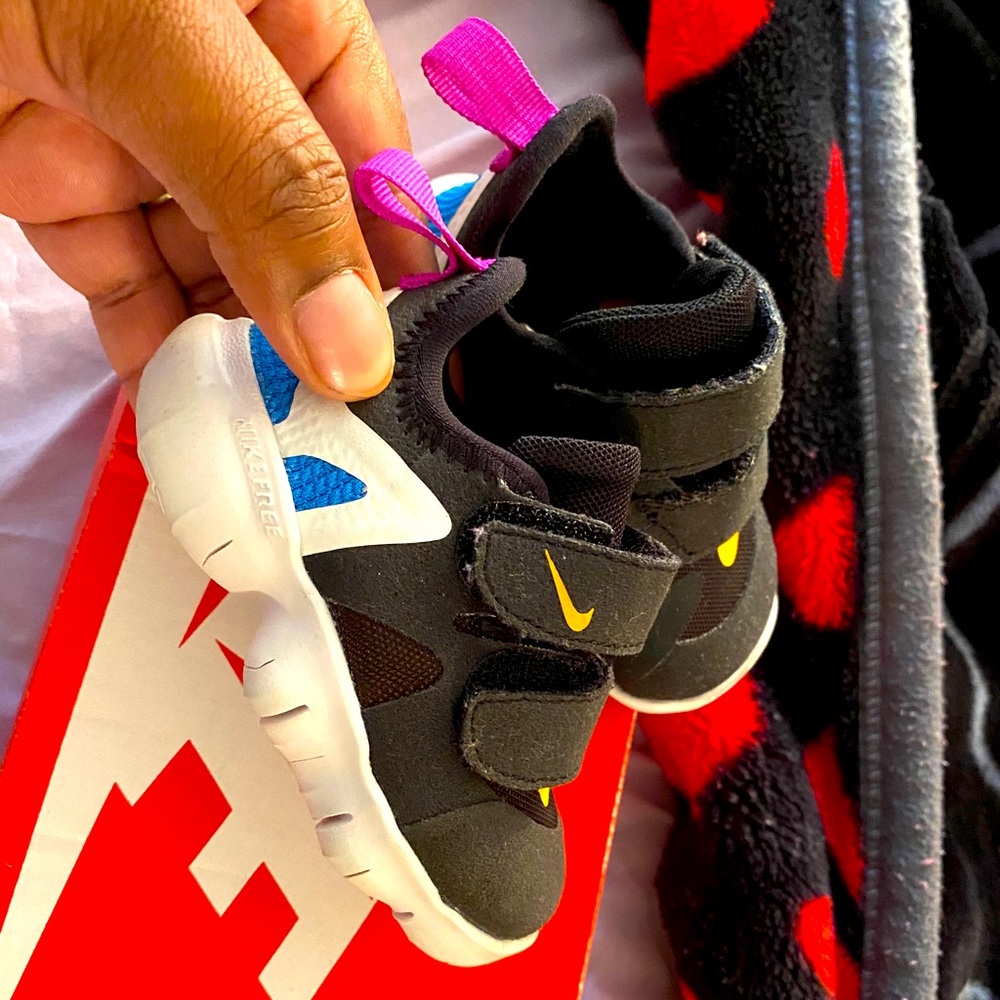 Nike shoes Size Toddler 4c
